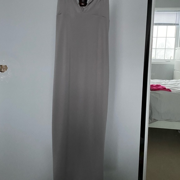 BEAUTIFUL LIGHT GREY MIDI DRESS😍 - Picture 2 of 4
